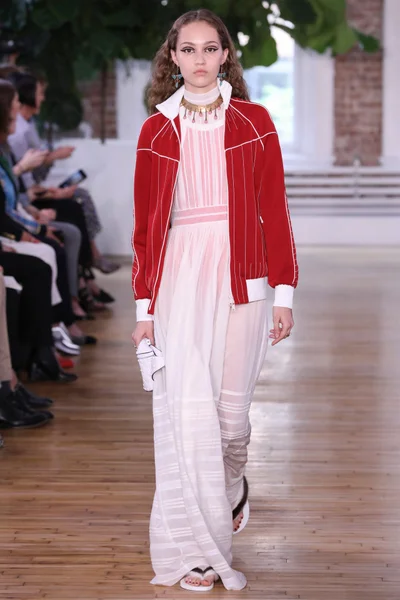 Look 10
